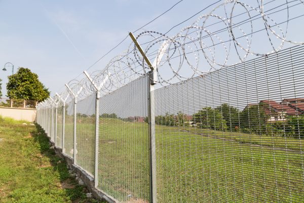 Commercial Fence Construction Service